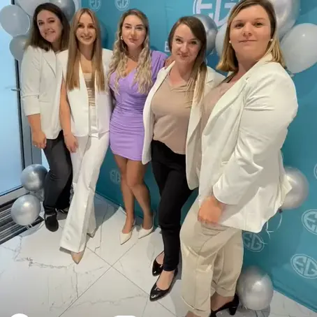 폴란드에서 ZQ-II 의료 스킨 케어 데뷔